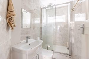 Shower room- click for photo gallery